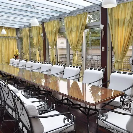 Atina Hotel